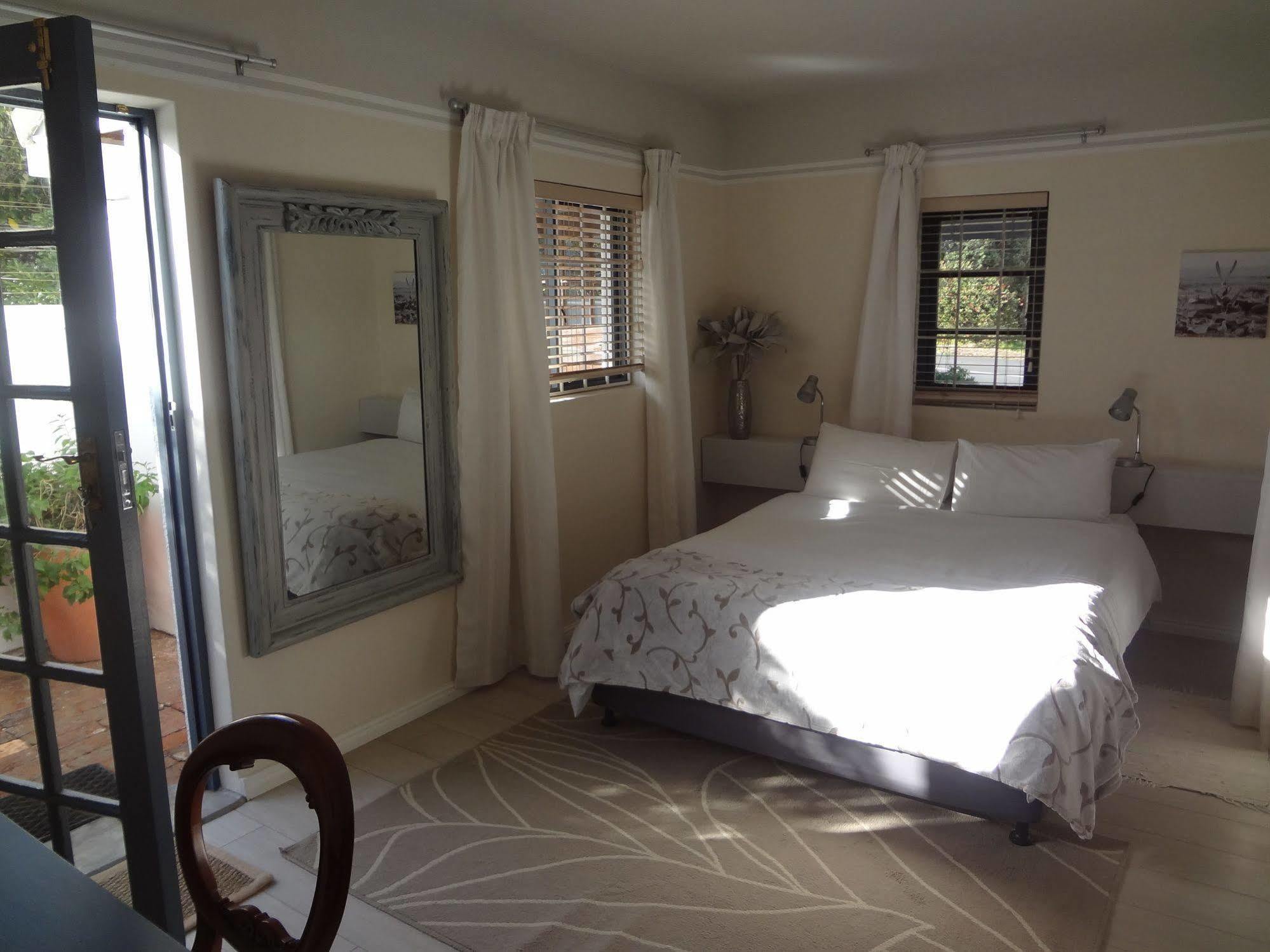Walker Bay Manor Mansion Pty Hotel Hermanus Exterior photo