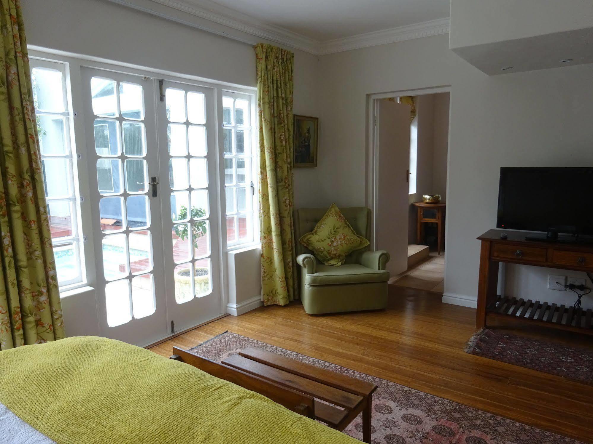 Walker Bay Manor Mansion Pty Hotel Hermanus Exterior photo